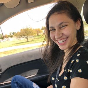 Meet your Posher, Alivia